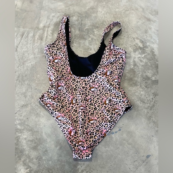 Buc-ee's women’s black/orange leopard swimsuit Size Medium M Animal print - Picture 5 of 5